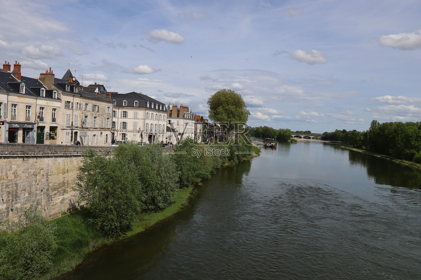 普雷什-卢瓦尔河照片摄影图片