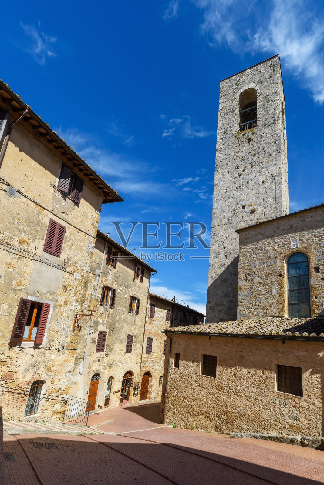 意大利托斯卡纳圣吉米尼亚诺的众多塔楼之一。好塔镇。是典型的意大利托斯卡纳中世纪小镇吗照片摄影图片