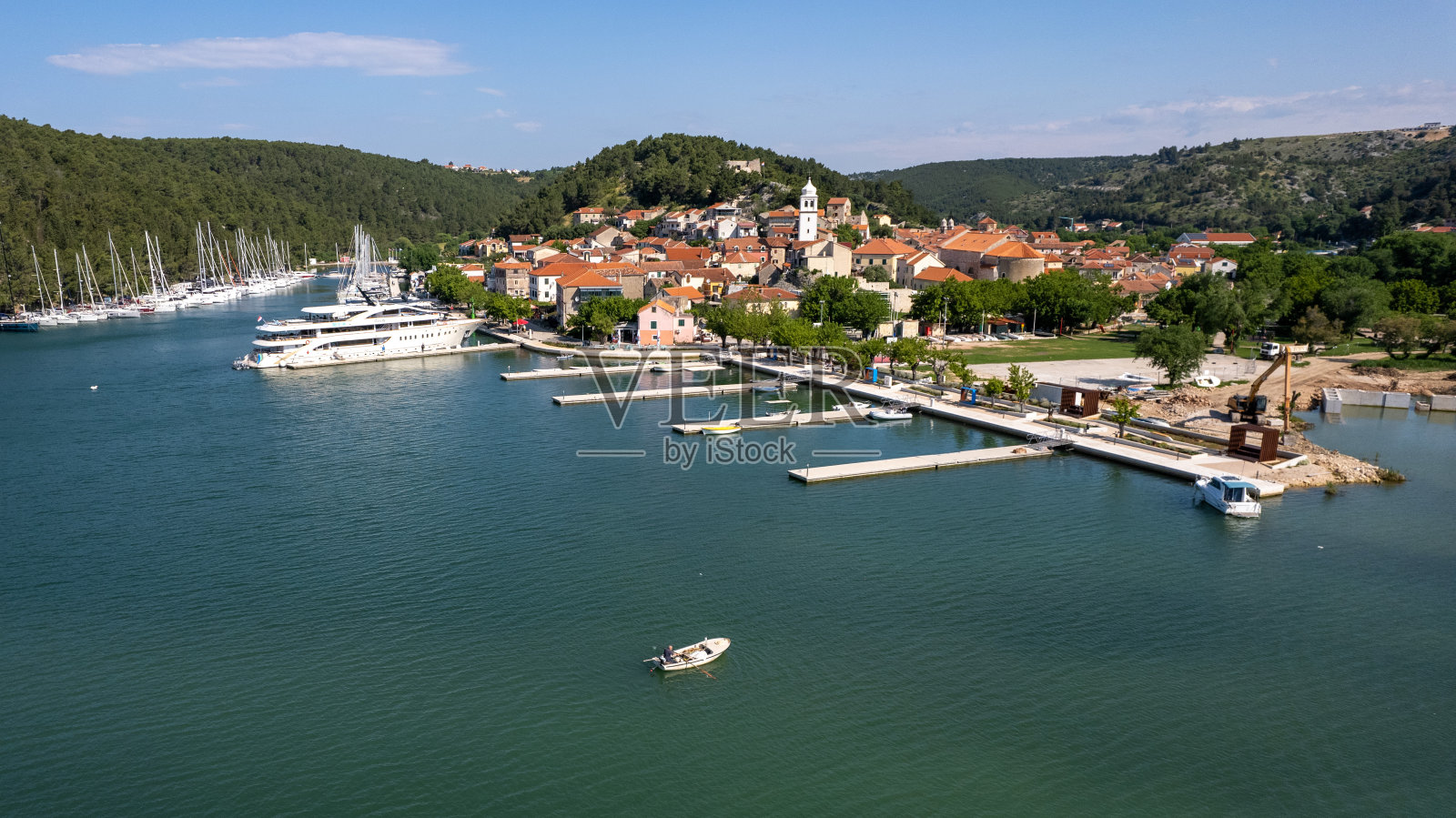 克罗地亚Skradin镇的俯视图照片摄影图片