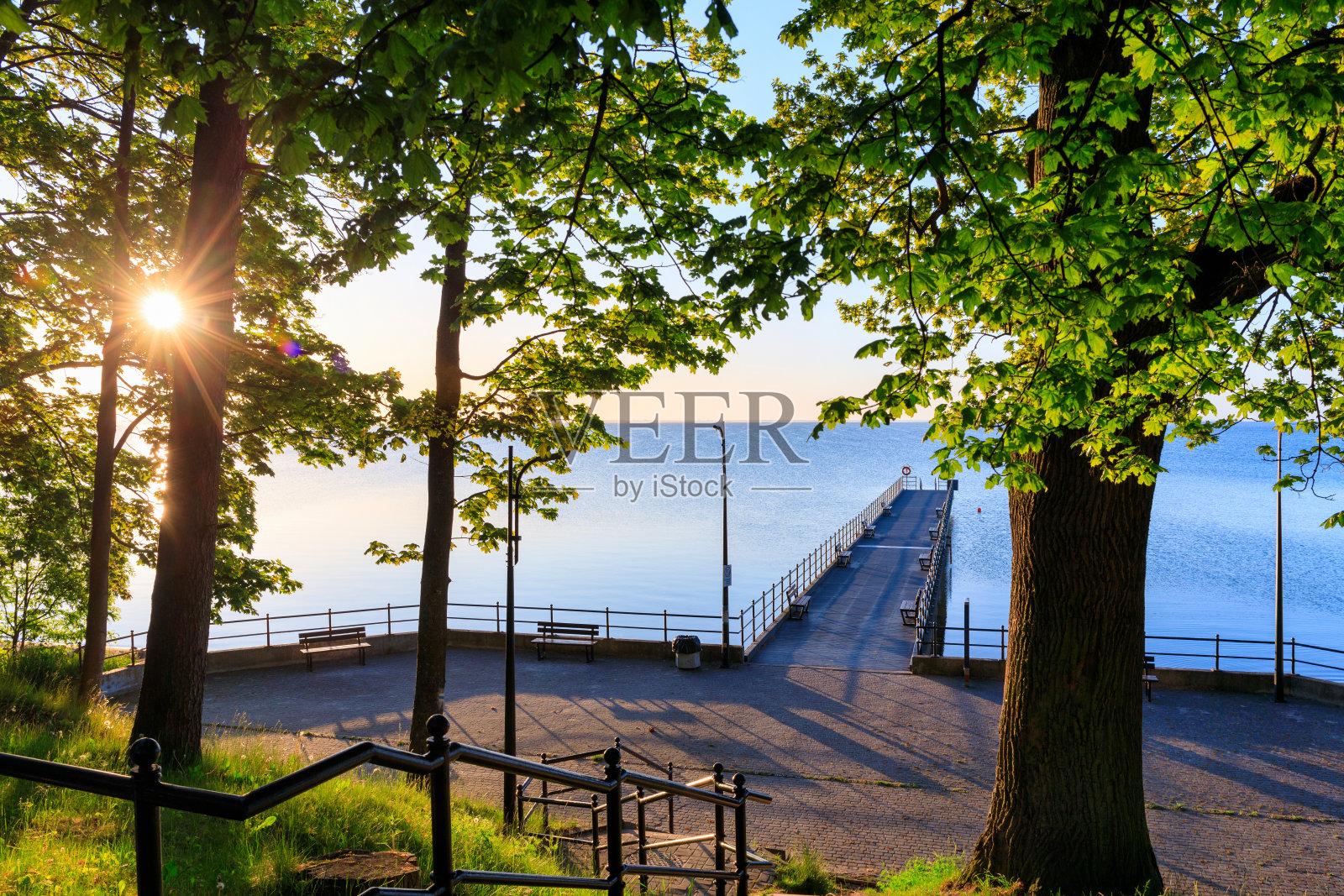 波兰日出时波罗的海的美丽风景照片摄影图片