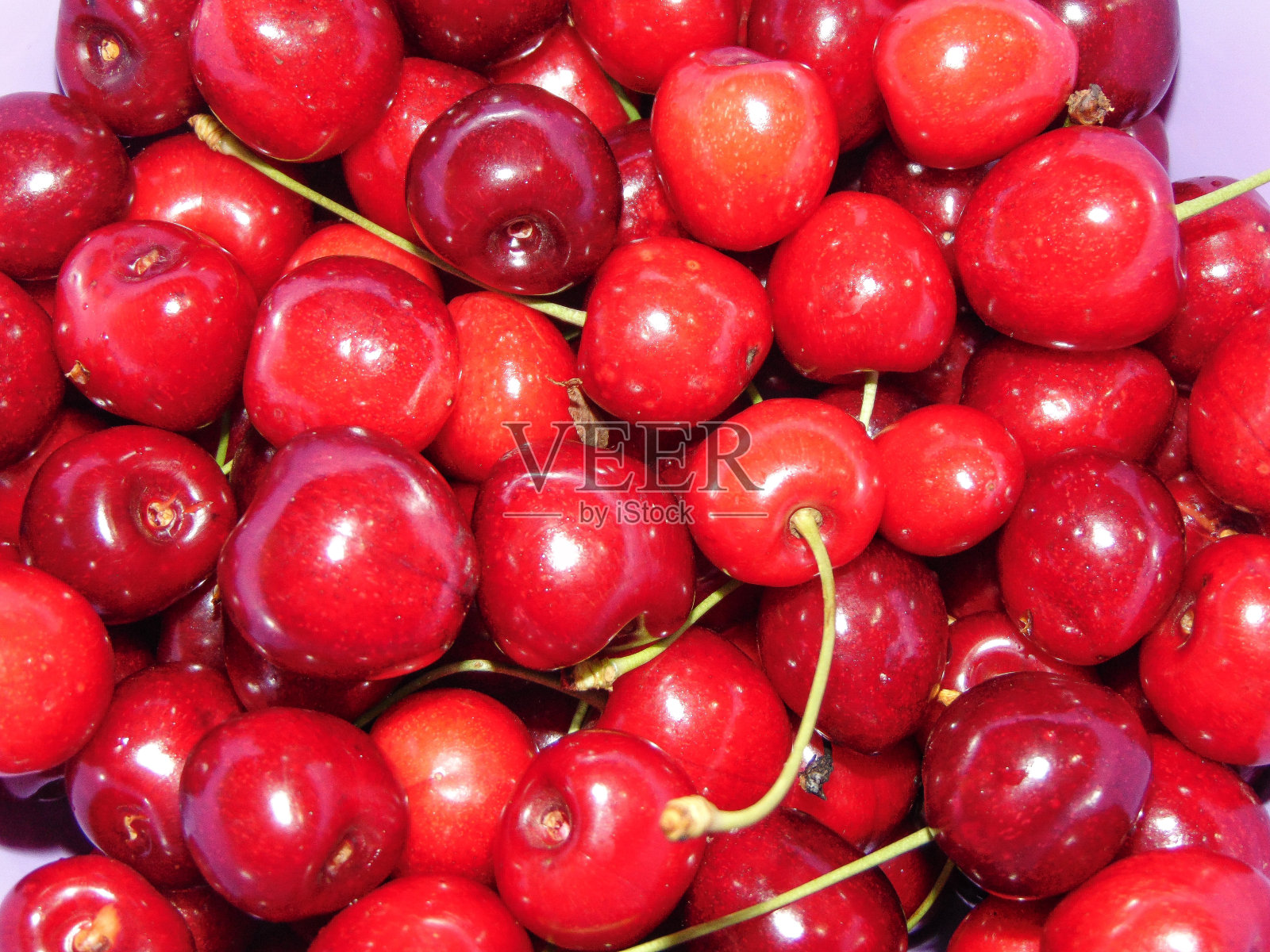 一串罗马尼亚产的成熟樱桃照片摄影图片