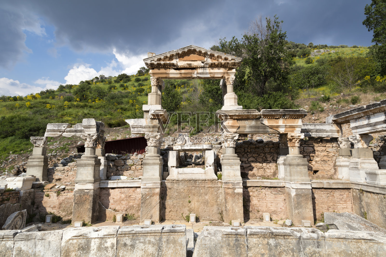 土耳其以弗所的图拉真喷泉照片摄影图片