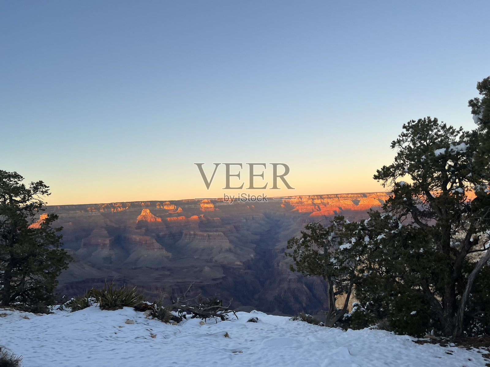 日落大峡谷亚利桑那州冬雪照片摄影图片