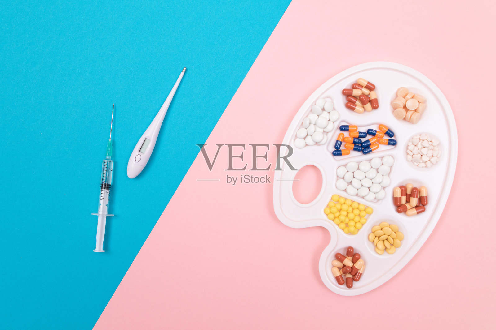 制药工业和医药产品。不同颜色的药丸照片摄影图片