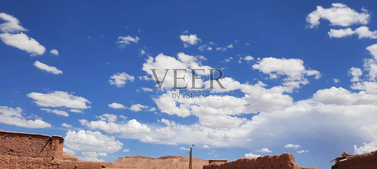 美丽的景色显示蓝天和白云在天空照片摄影图片