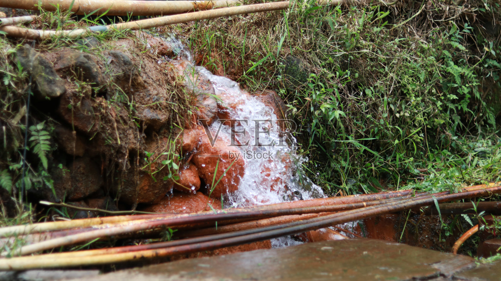 原山硫水流照片摄影图片