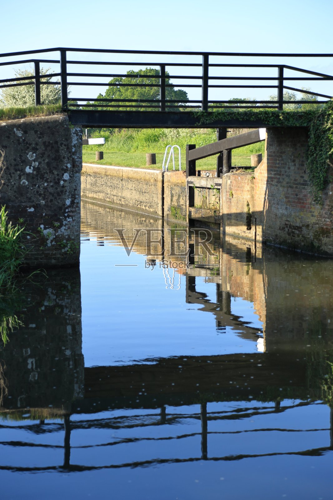 英格兰萨里的圣凯瑟琳锁照片摄影图片