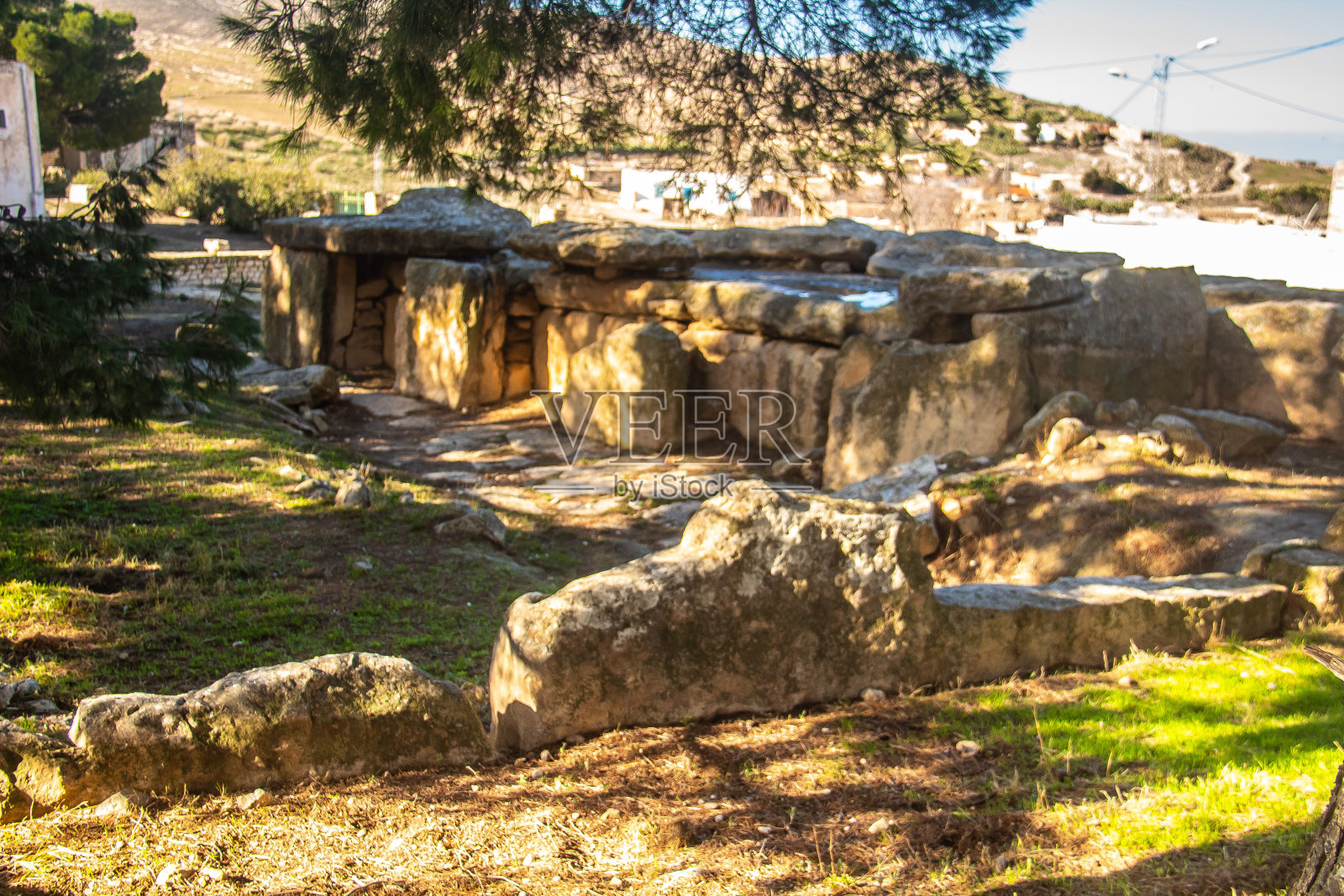 突尼斯西部的石碑。巨石Ells, Kef,突尼斯,古代巨石的探索照片摄影图片