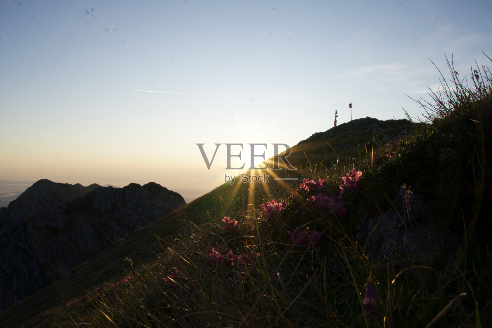 罗马尼亚皮亚特拉克雷乌鲁伊山脉的拉奥姆峰照片摄影图片