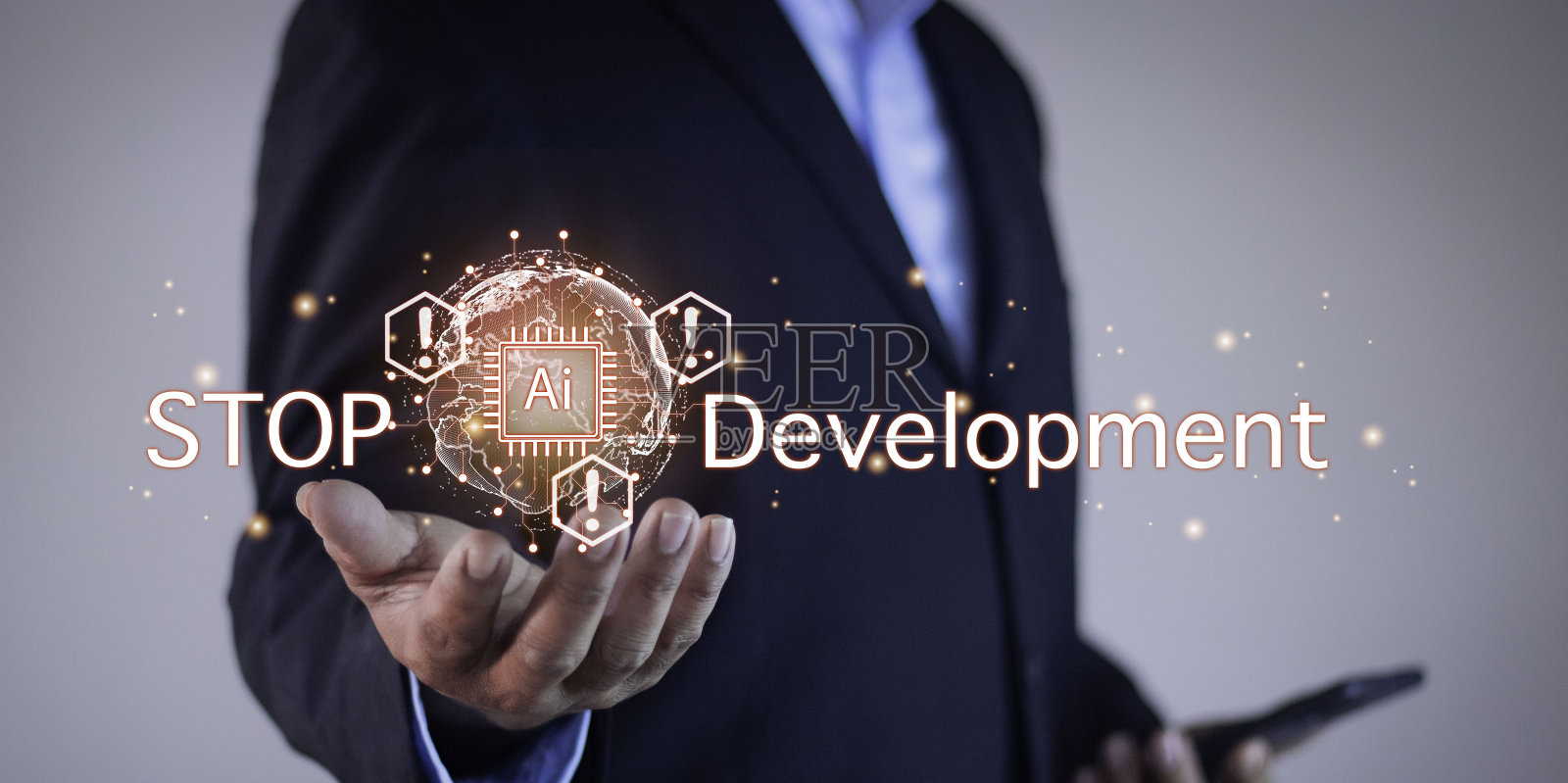 人工智能科技,商人展示虚拟图形全球互联网连接人工智能,人工智能。使用命令提示符生成一些东西,未来科技改造。照片摄影图片