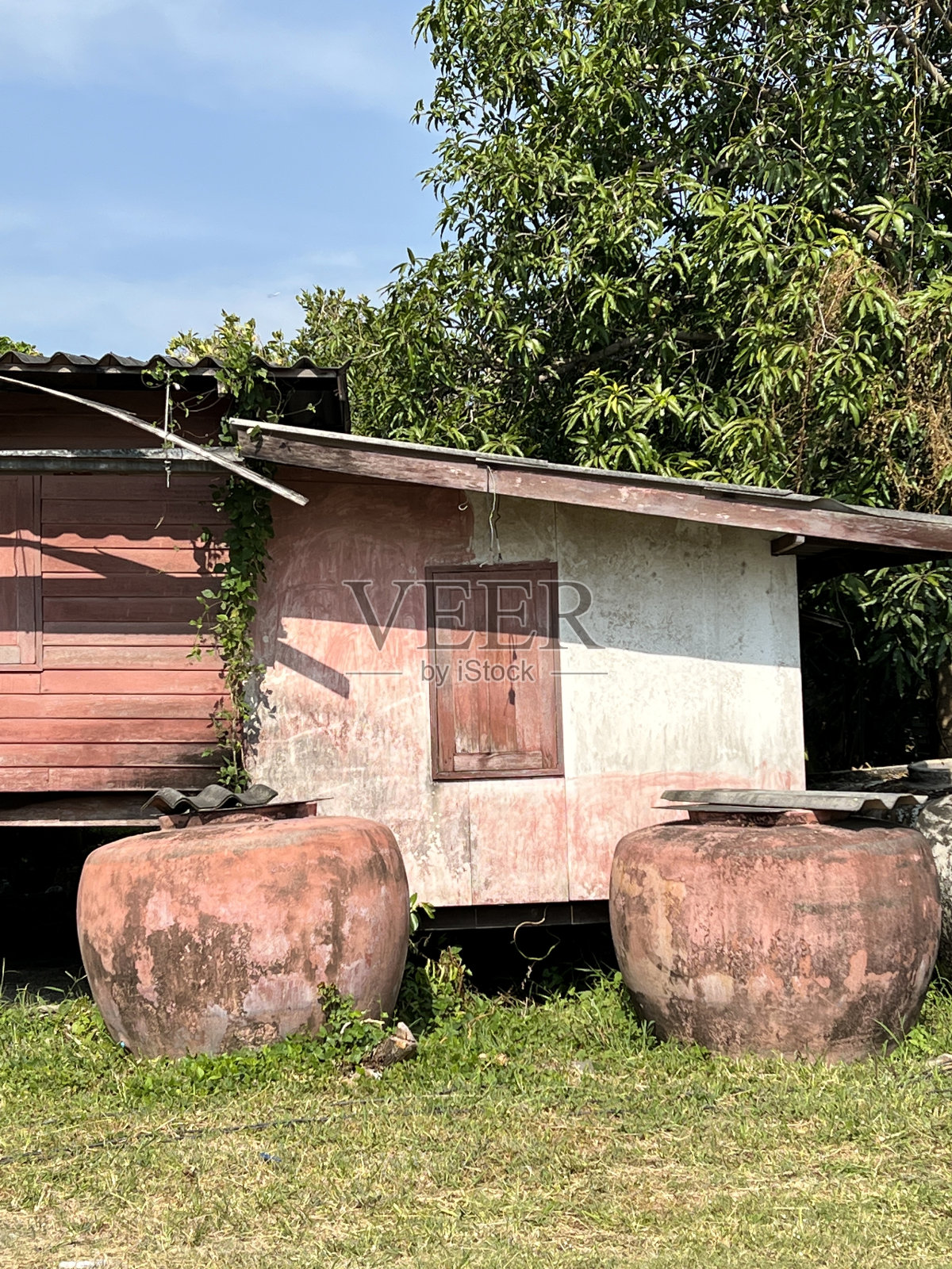 在泰国乡下被遗弃的家照片摄影图片