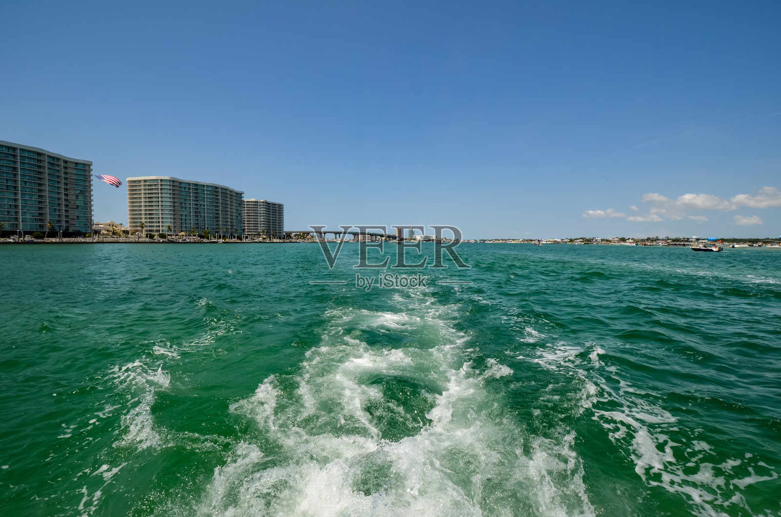 从咸水钓鱼之旅归来照片摄影图片