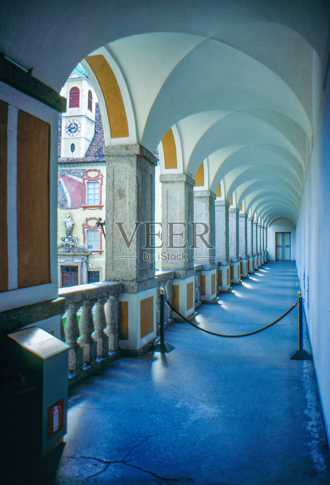 1989年旧正片扫描,意大利霍夫堡布里森布里萨诺内大教堂修道院照片摄影图片