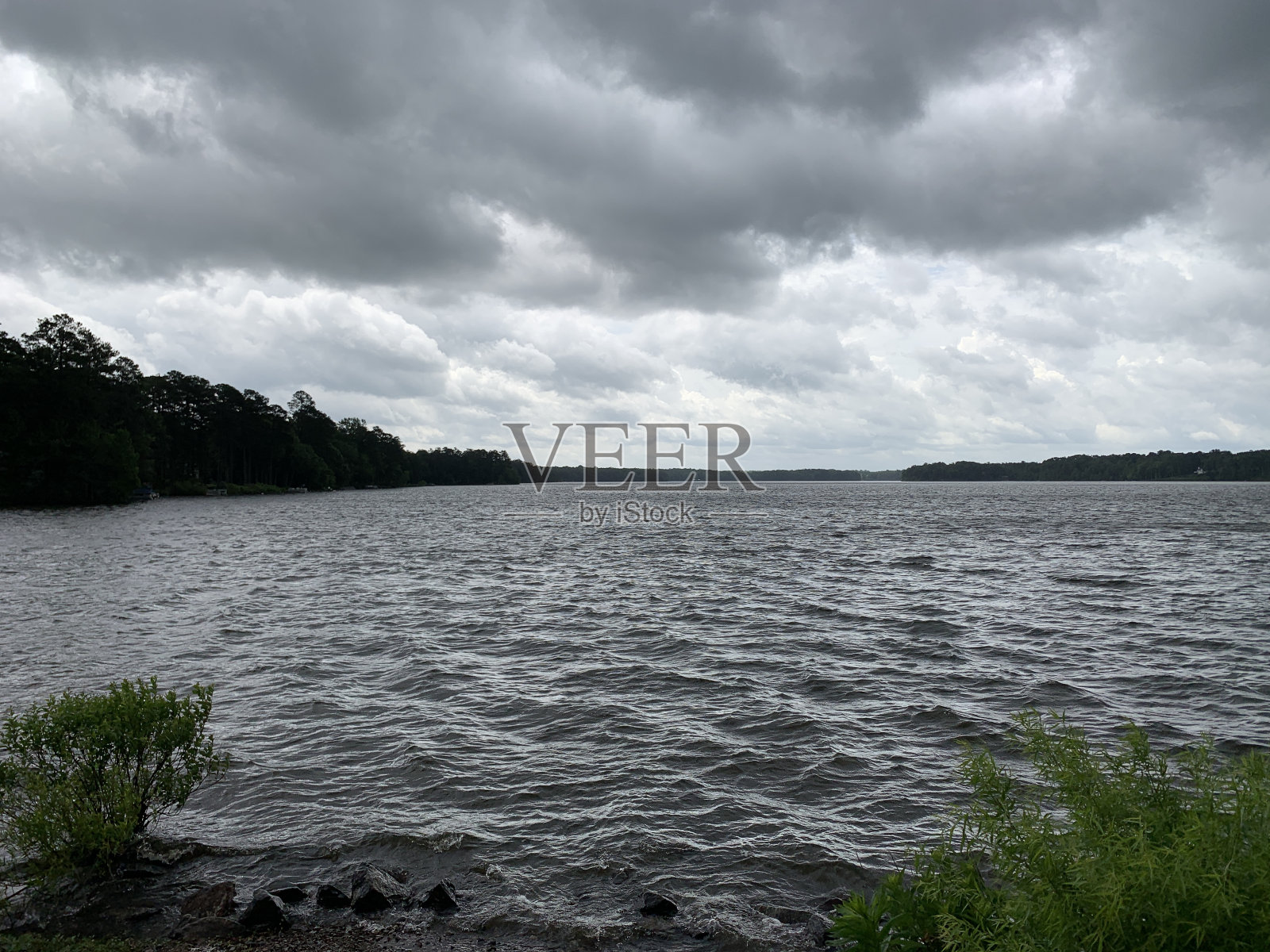 狂风暴雨的一天照片摄影图片