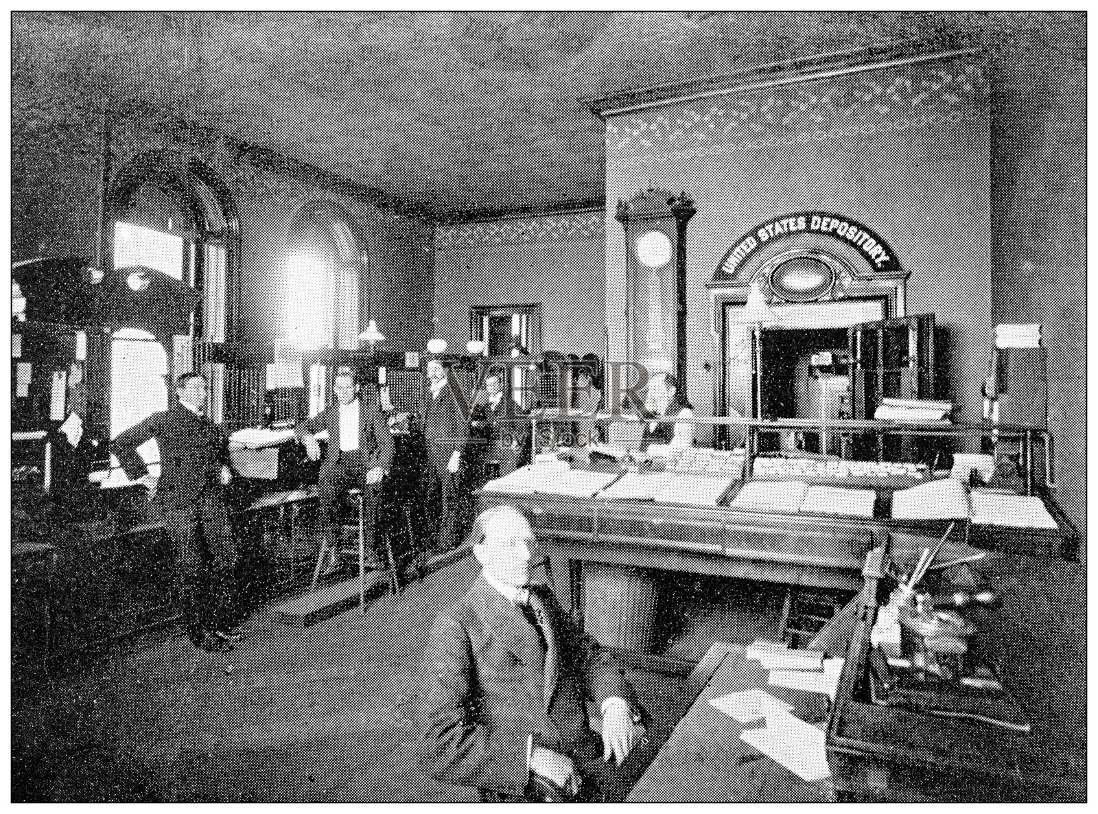 来自堪萨斯州劳伦斯的古董照片,1898年:银行内部插画图片素材