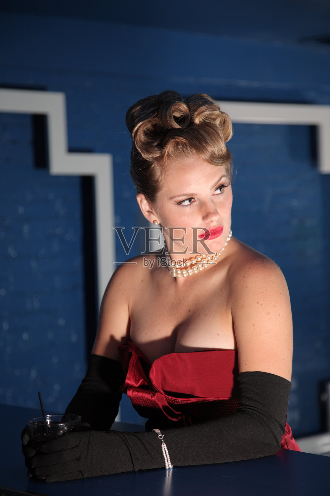 你在跟我说话吗?照片摄影图片