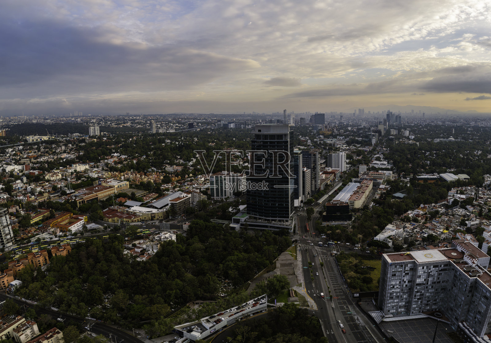 日出时的墨西哥城南部城市景观照片摄影图片
