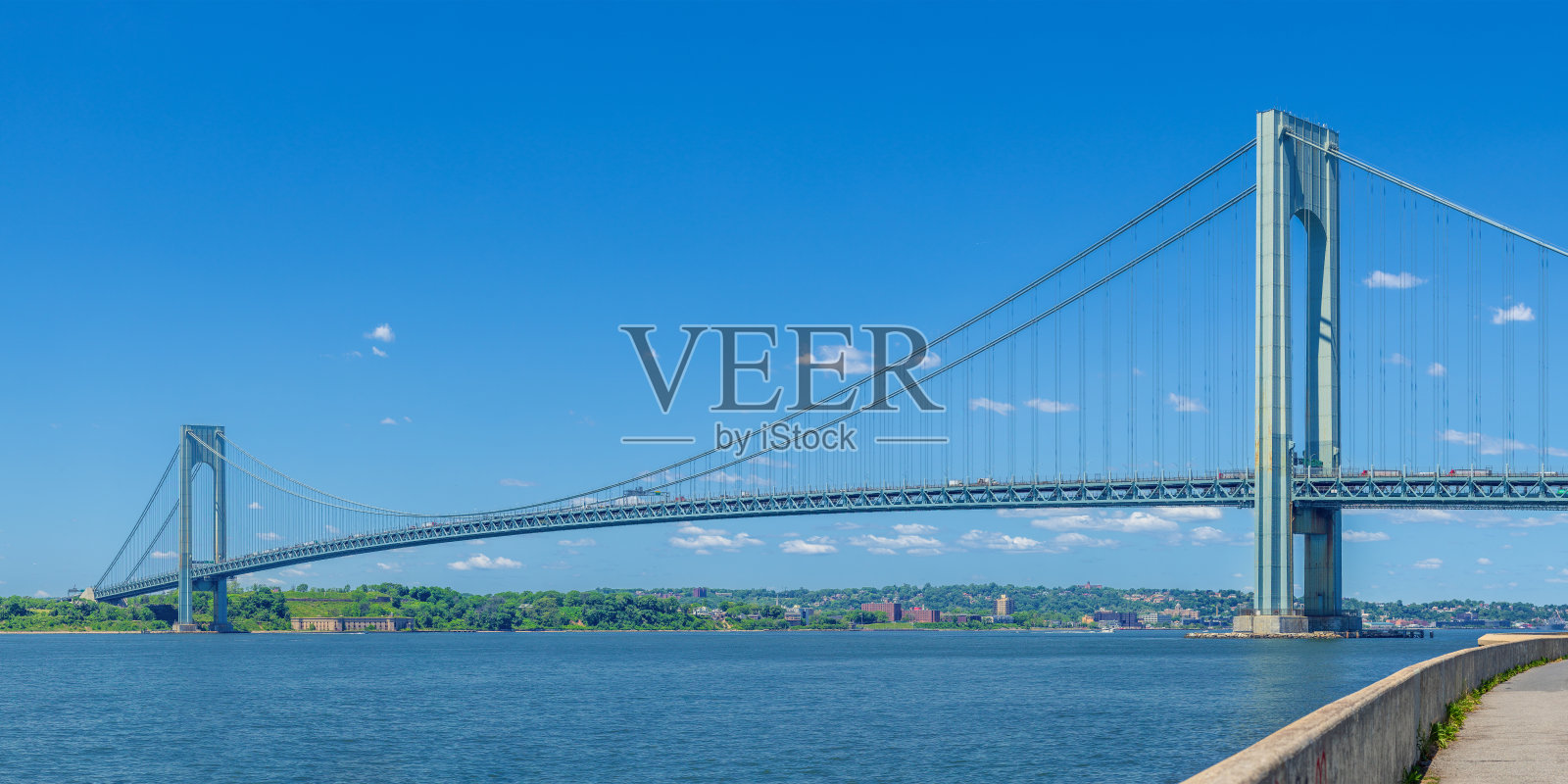 维拉萨诺-纳罗斯大桥,长廊和纽约港,纽约市,美国。照片摄影图片