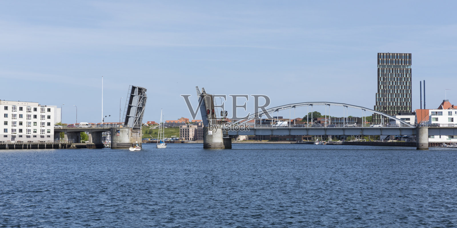 横跨阿尔斯海峡的桥照片摄影图片