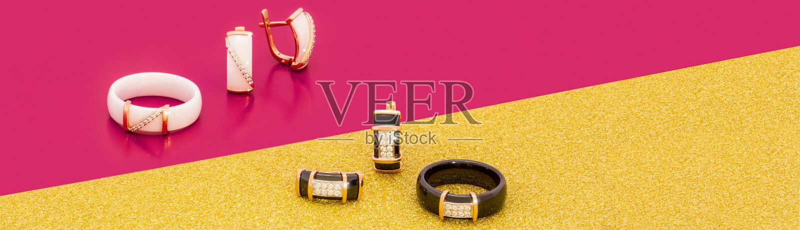 优雅的珠宝套装。镶有宝石的珠宝。首饰配件拼贴。产品静物概念。戒指、项链和耳环。照片摄影图片