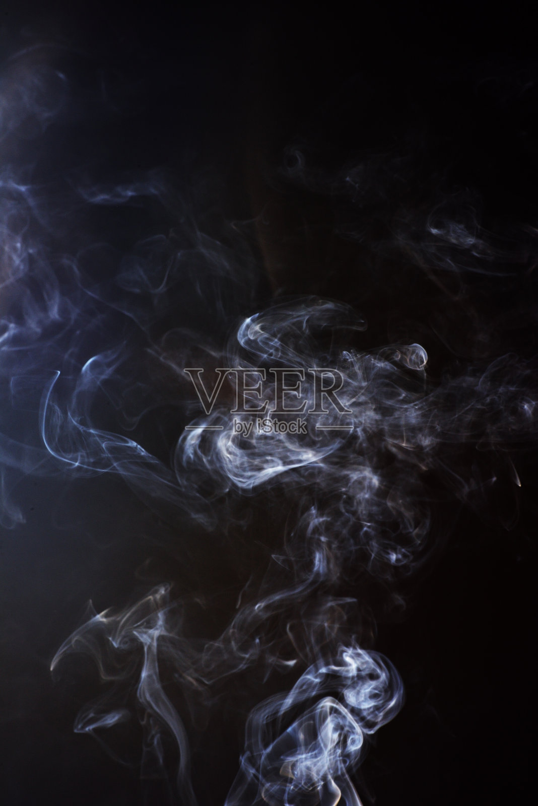 抽抽白烟照片摄影图片