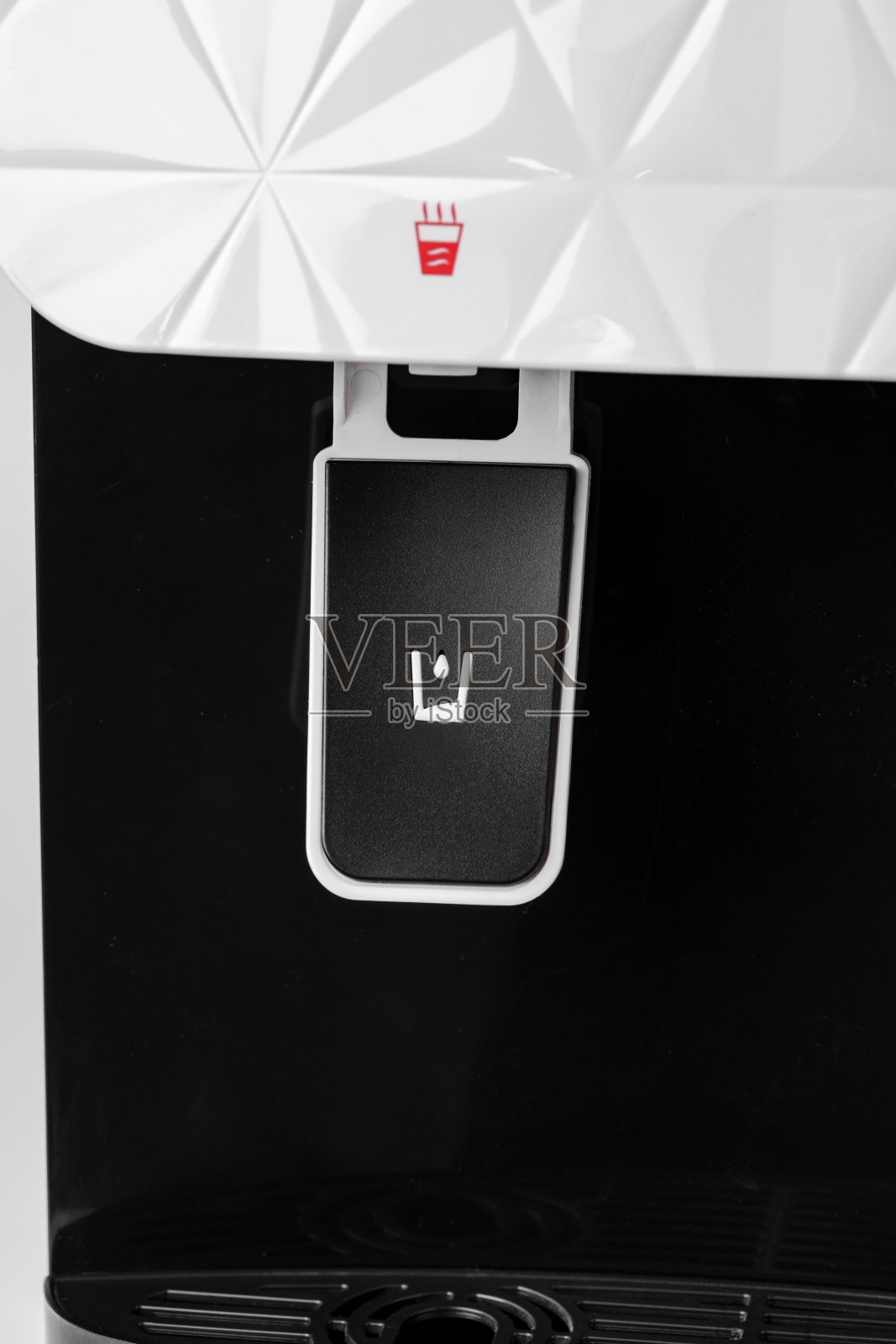 靠近冷却器的水按钮照片摄影图片