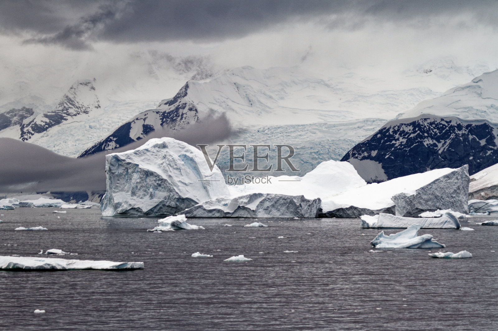 在南极洲巡航——童话般的风景照片摄影图片