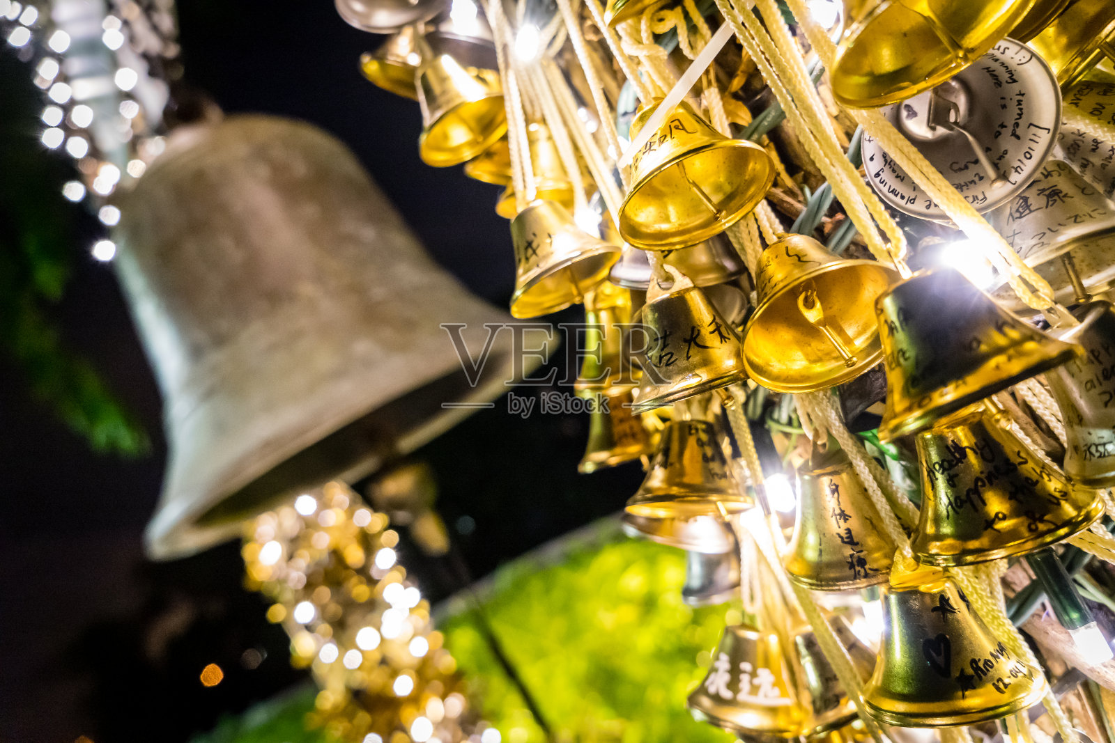 幸福之钟照片摄影图片