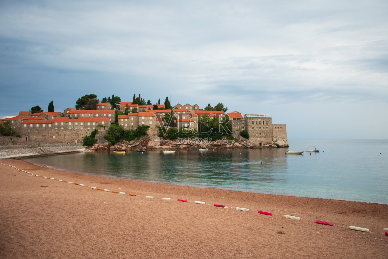 Sveti Stefan岛-布德瓦里维埃拉,黑山度假胜地,巴尔干半岛,欧洲。照片摄影图片