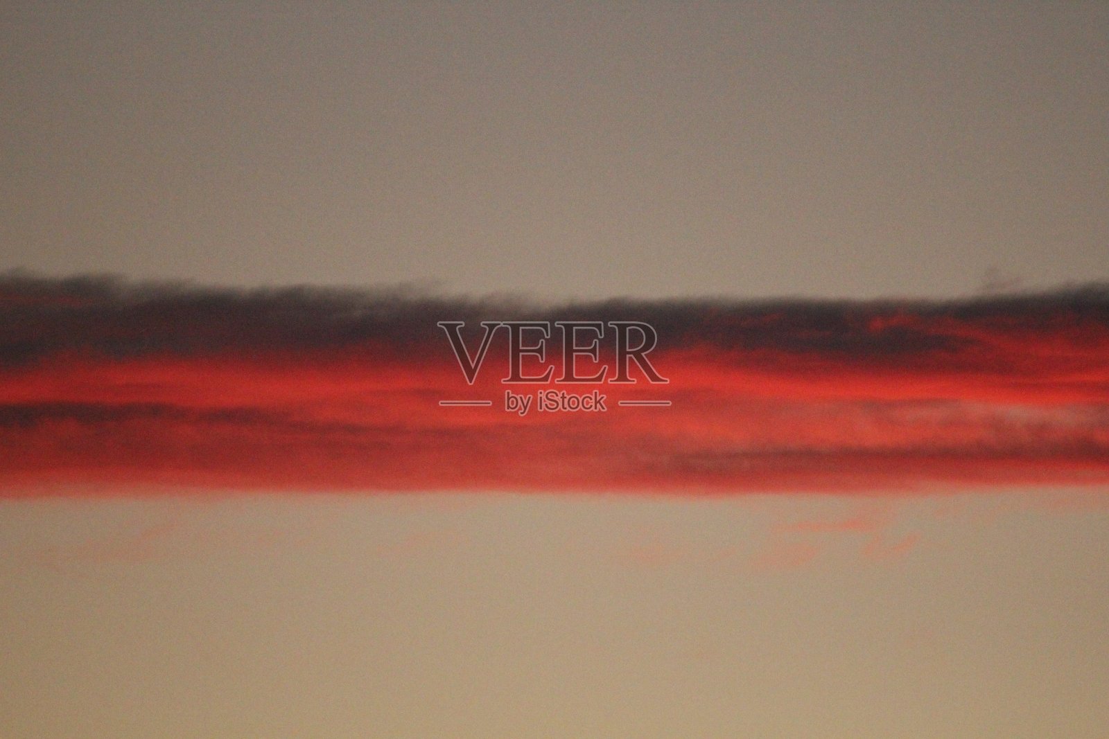 红色日落云照片摄影图片