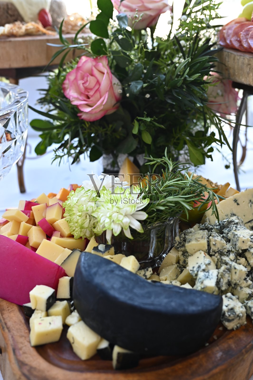 戈尔根佐拉干酪王国豪达干酪从牛奶中蒸馏而成的健康食品照片摄影图片