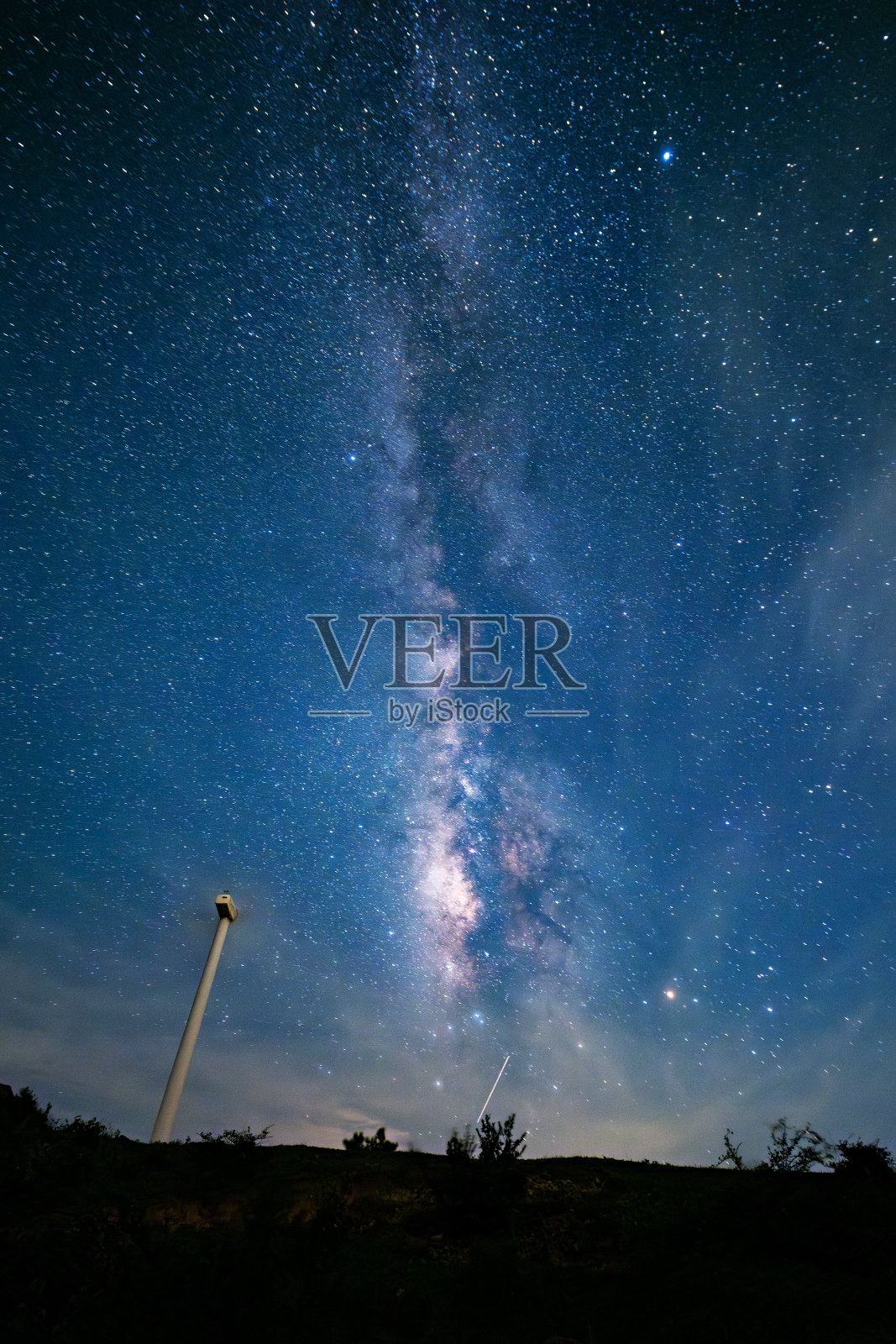 天空有星星,天空有星星和云彩照片摄影图片
