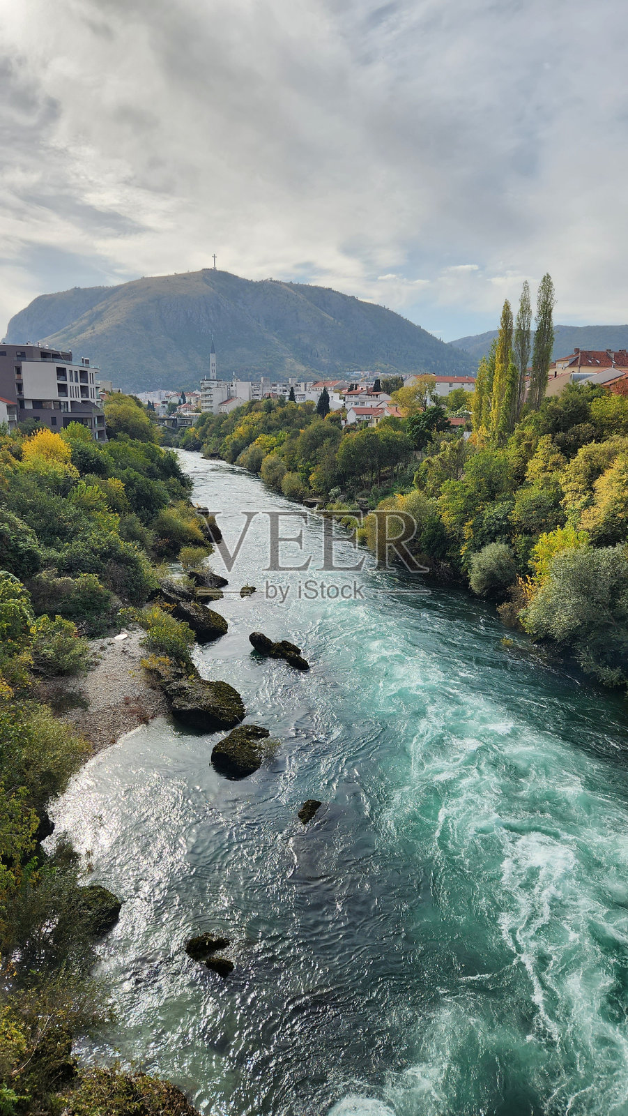 莫斯塔尔的急流照片摄影图片