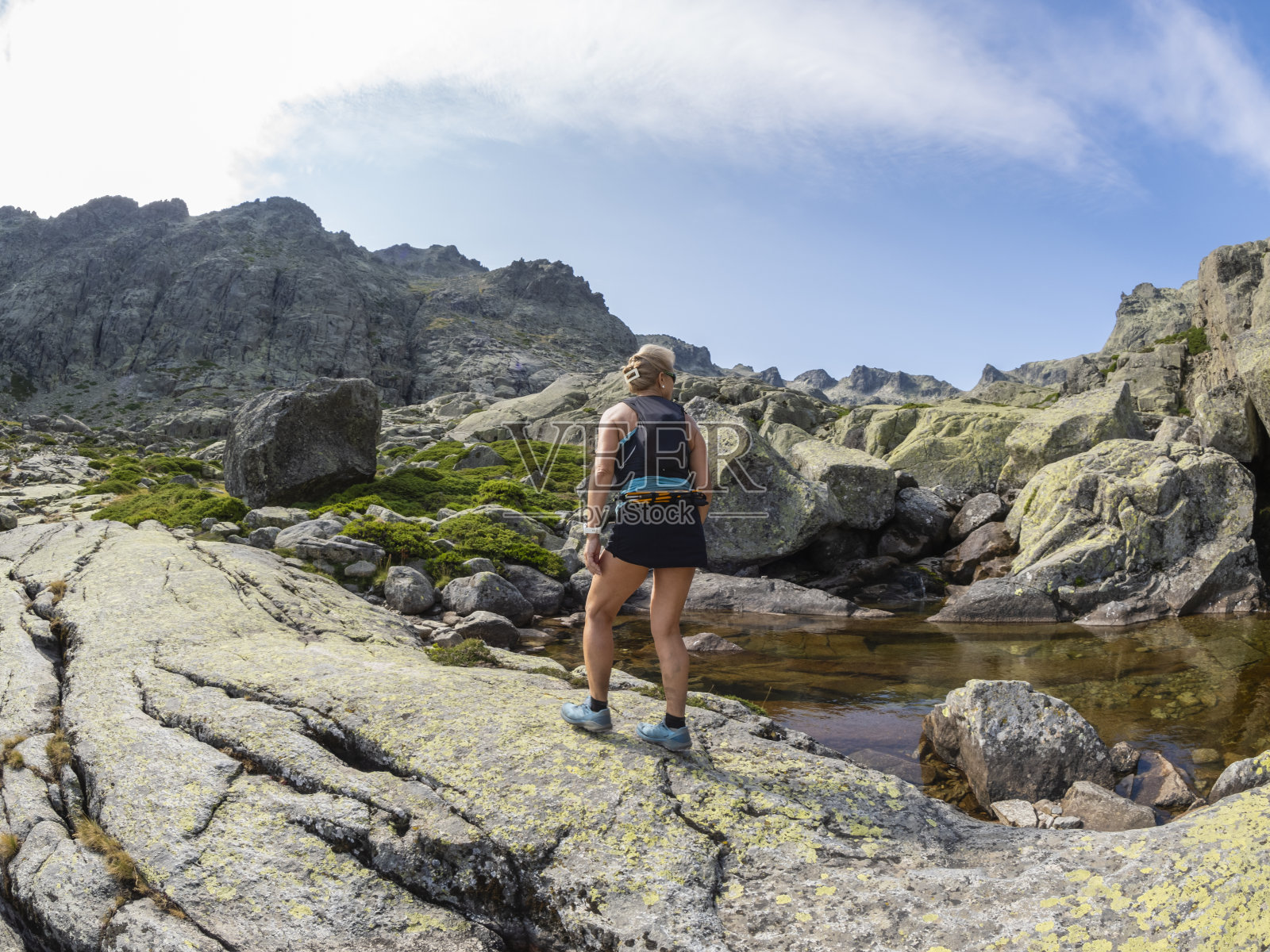 西班牙格雷多斯山脉五个泻湖路线上的景观照片摄影图片