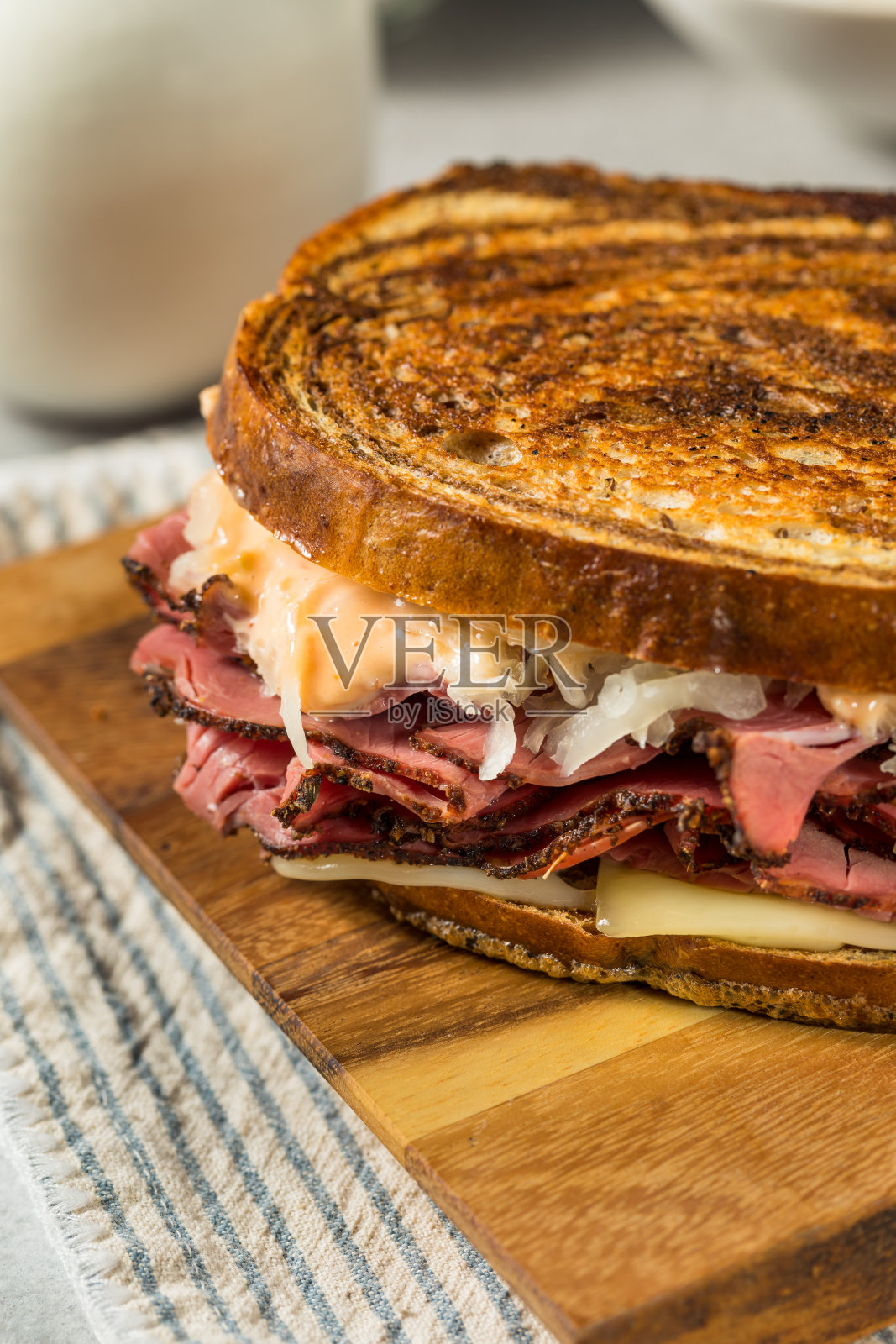 自制俄罗斯鲁本三明治照片摄影图片