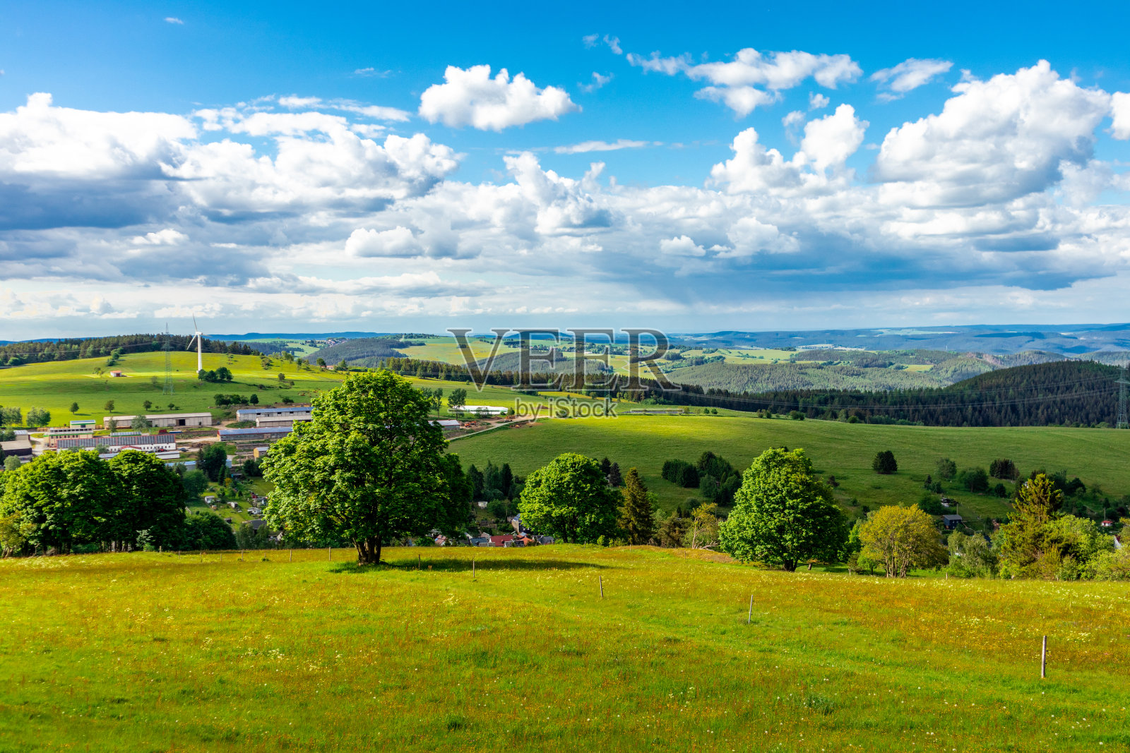 徒步游览Oberweißbach附近的Leibis-Lichte大坝照片摄影图片