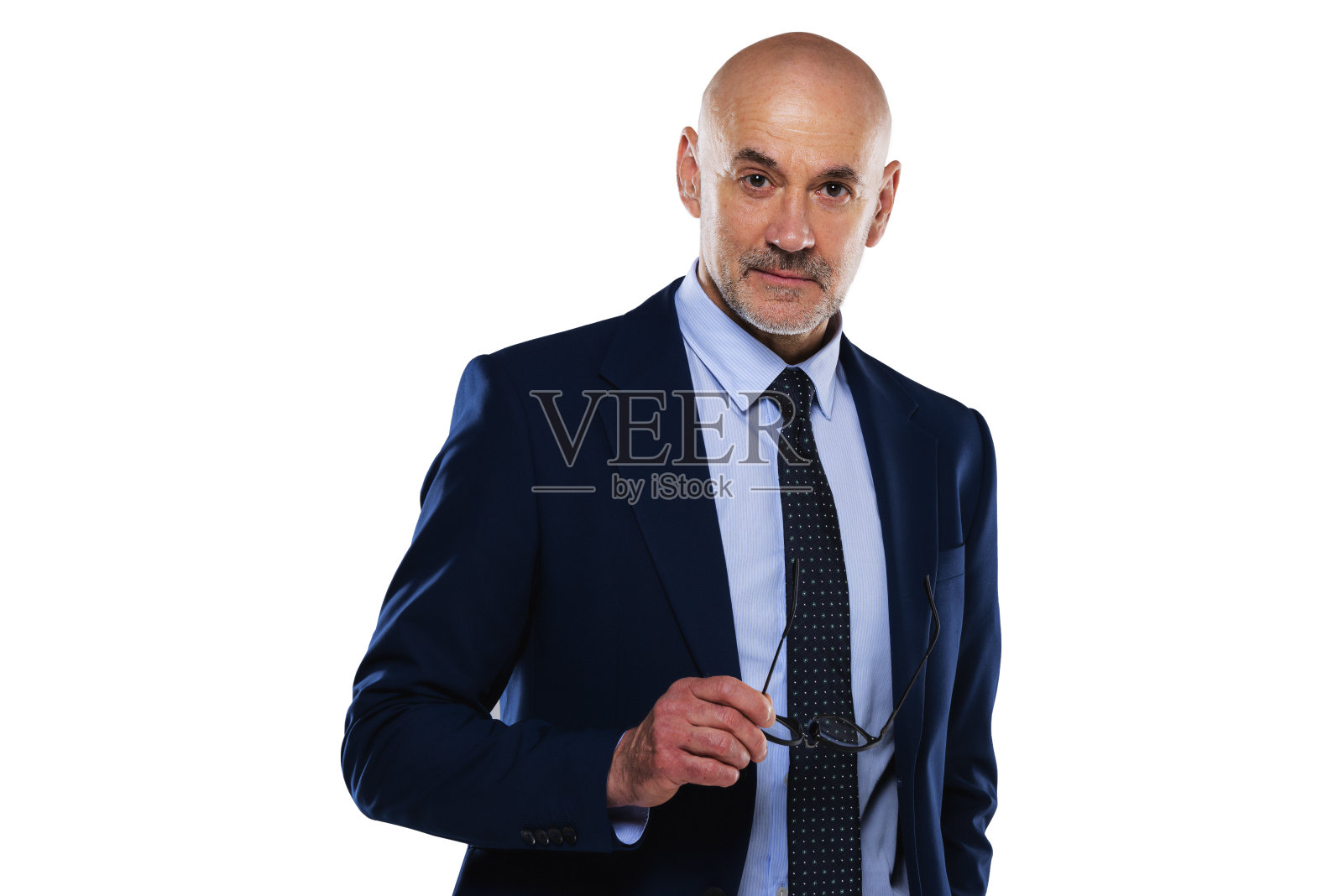 资深商人肖像工作室,而站在孤立的白色背景照片摄影图片