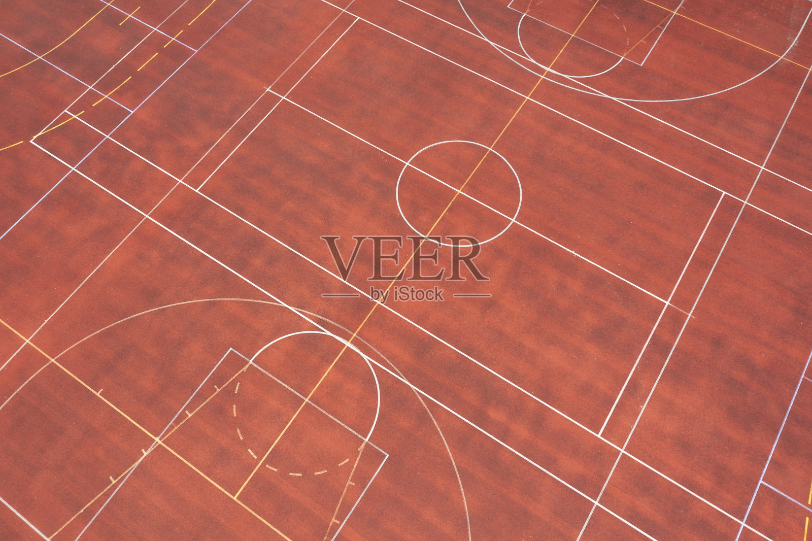 从上面看红色的运动场照片摄影图片