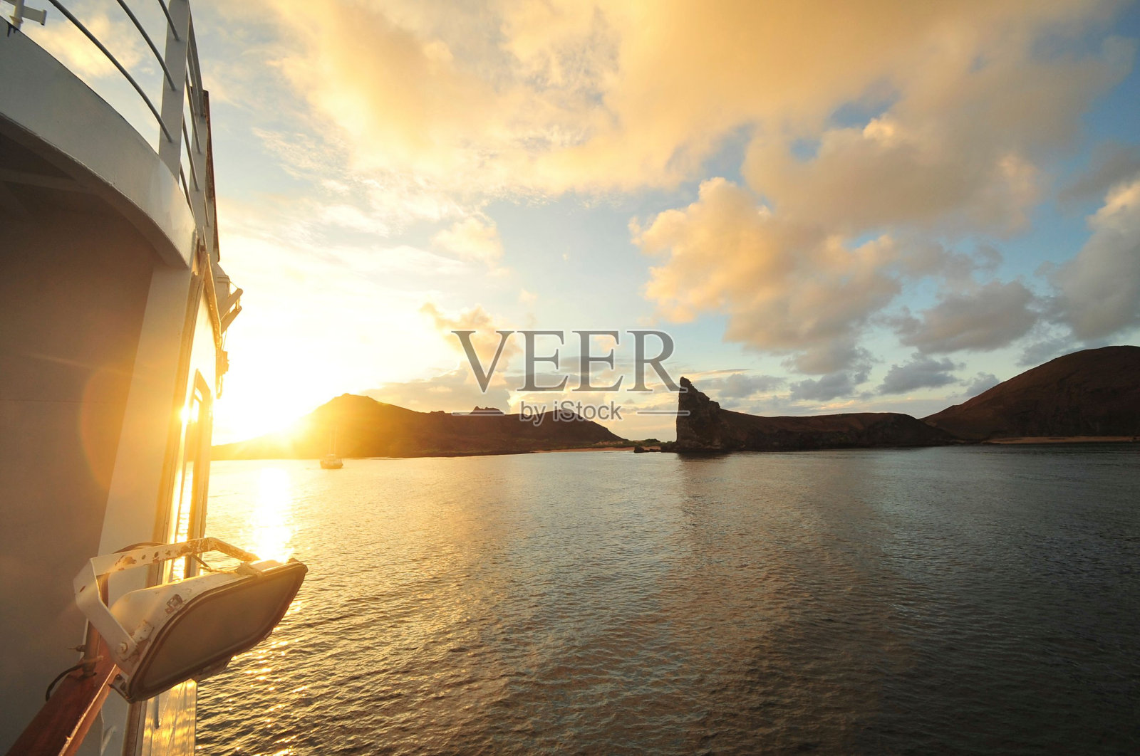 加拉帕戈斯岛美丽日落的摄影照片摄影图片