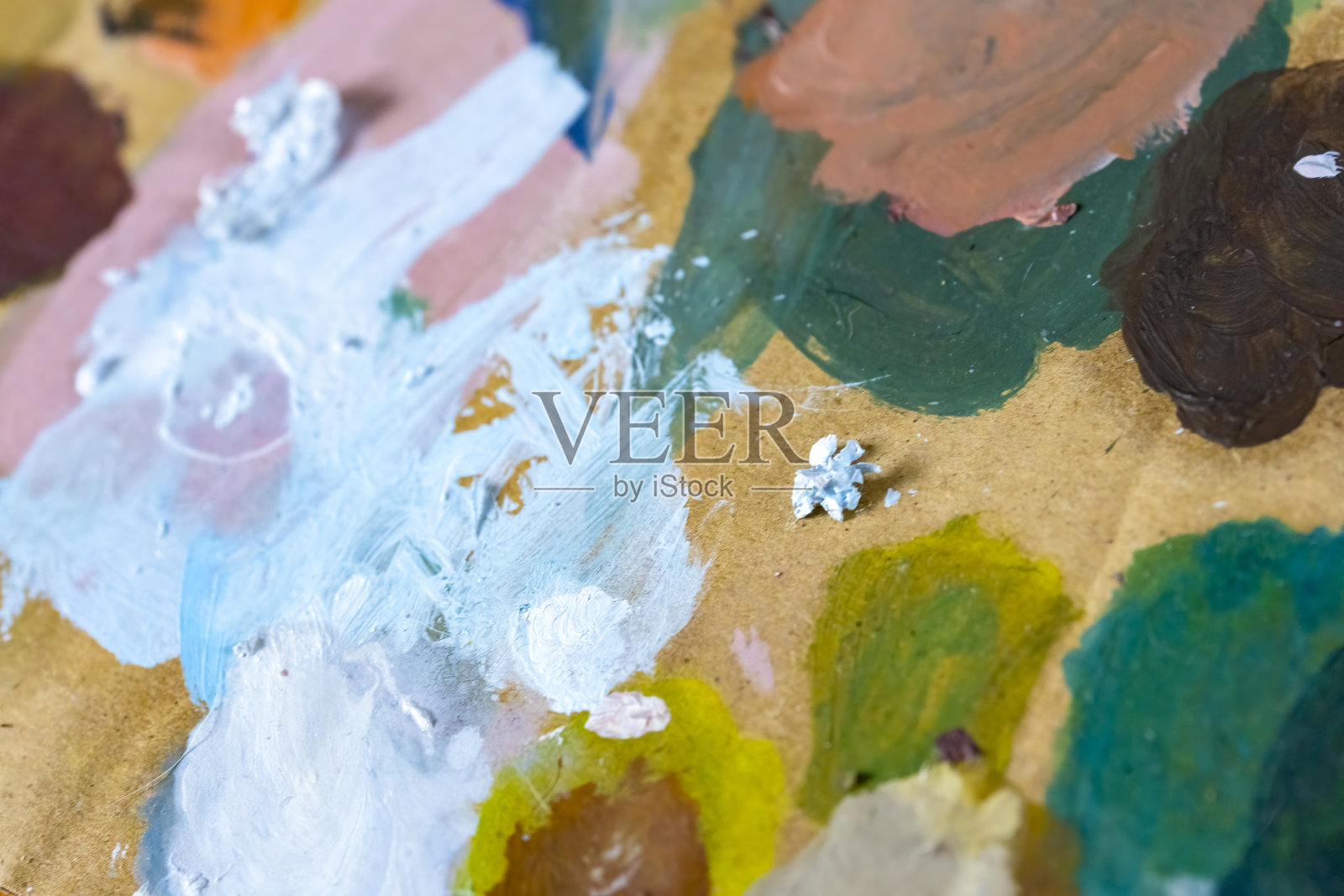 一个即兴的纸板画家调色盘照片摄影图片