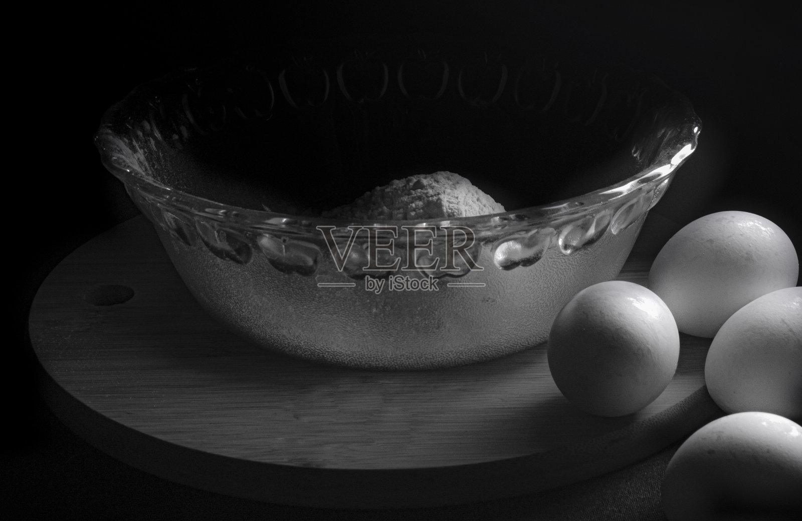 厨房里的鸡蛋照片摄影图片