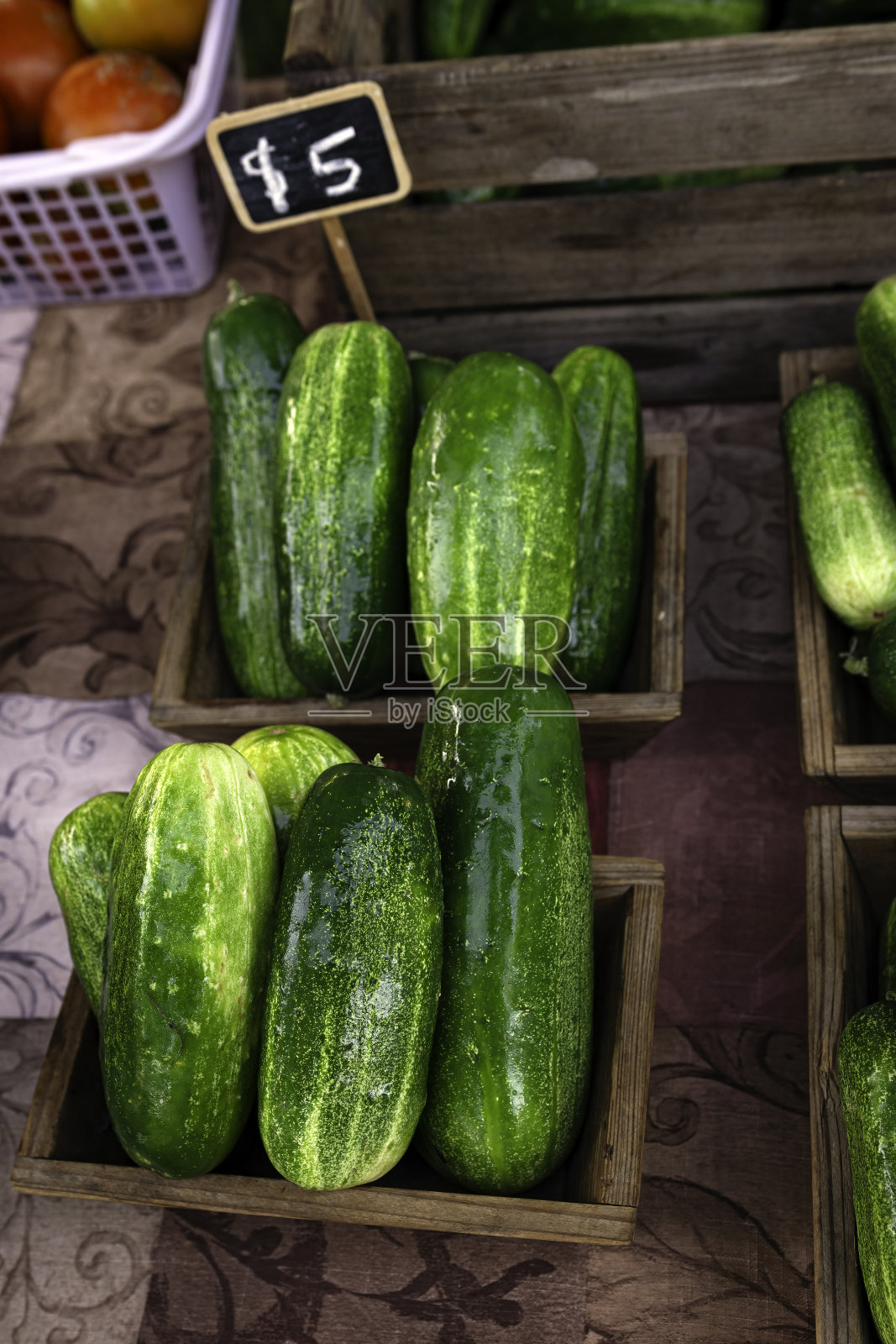农贸市场黄瓜的俯视图照片摄影图片