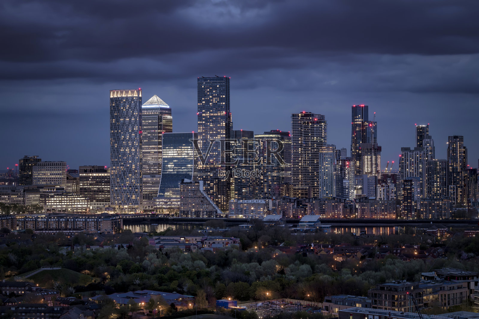 金融区金丝雀码头摩天大楼的全景照片摄影图片