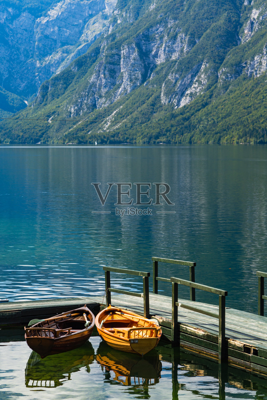 斯洛文尼亚博希尼湖的风景照片摄影图片