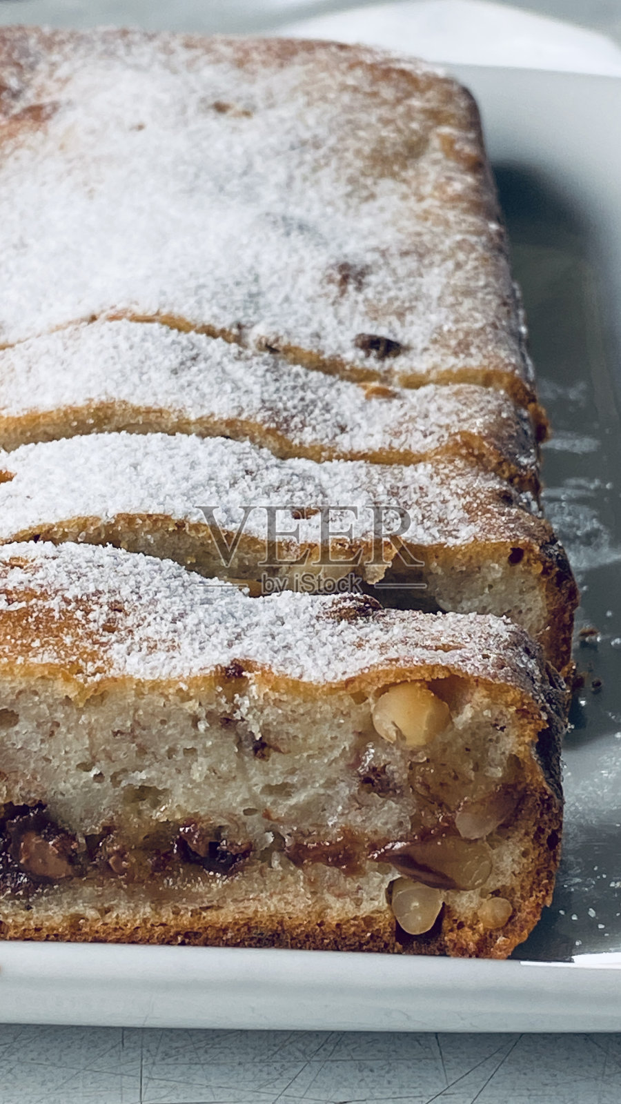 香蕉蛋糕的烹饪过程和成品的形象照片摄影图片