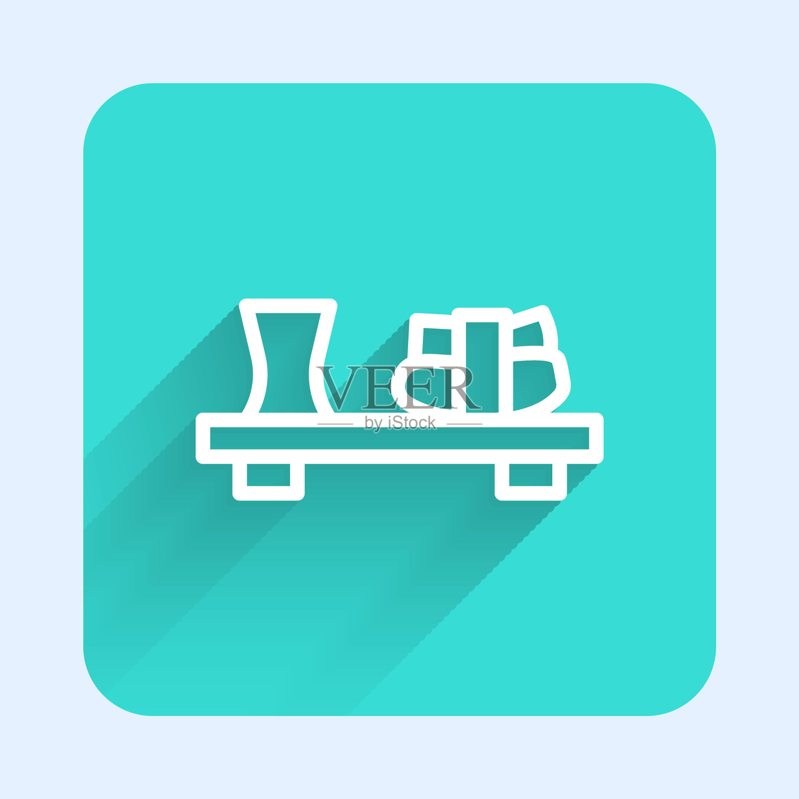 白线寿司在砧板上的图标与长阴影隔离。木板上的亚洲食物寿司。绿色方形按钮。向量图标素材