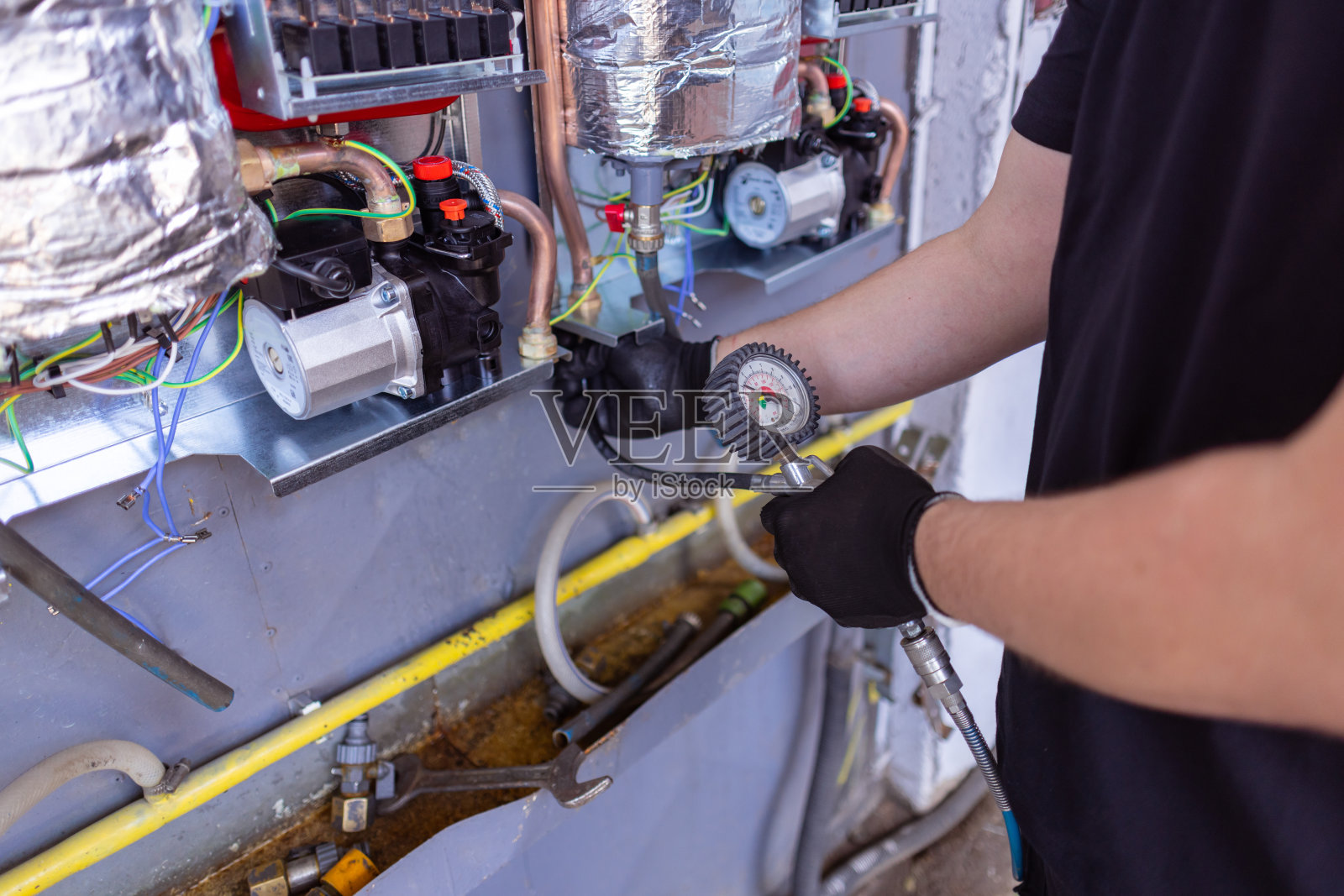 测量工作压力照片摄影图片