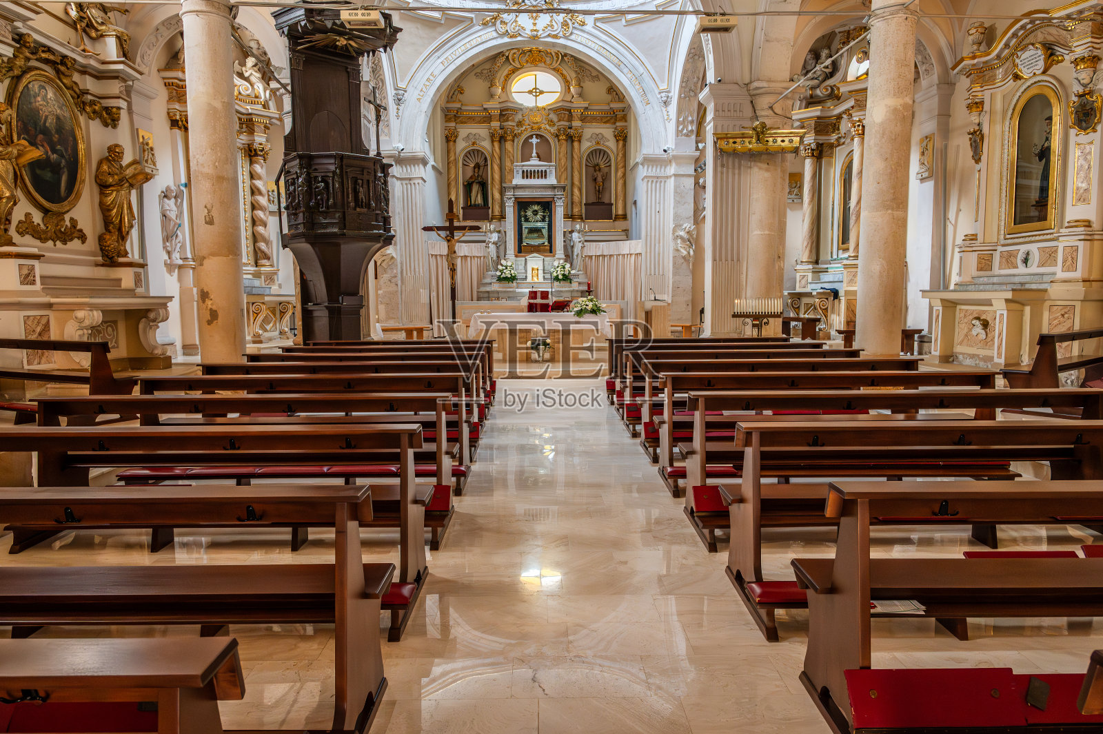 喇嘛dei Peligni,基耶蒂。圣婴耶稣堂或圣尼古拉斯和克莱门蒂堂照片摄影图片