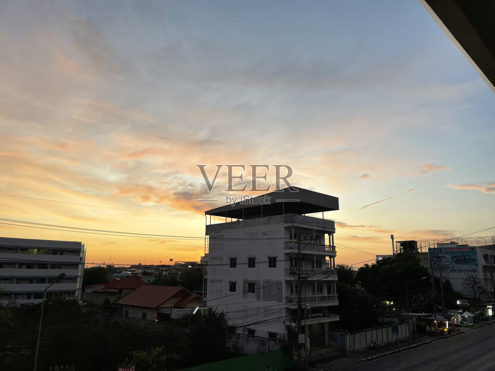 雨后的天空照片摄影图片