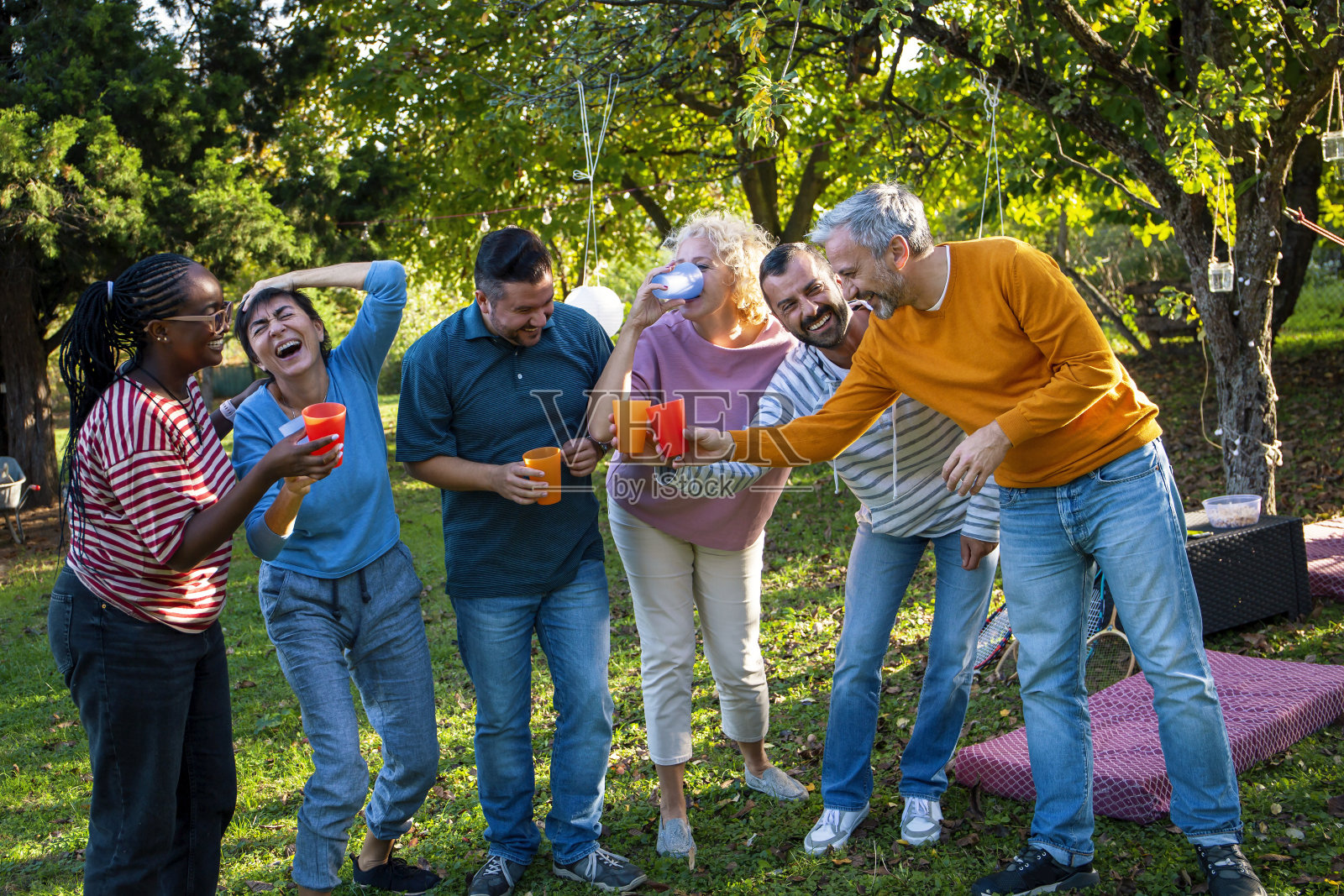 一起度过的朋友照片摄影图片
